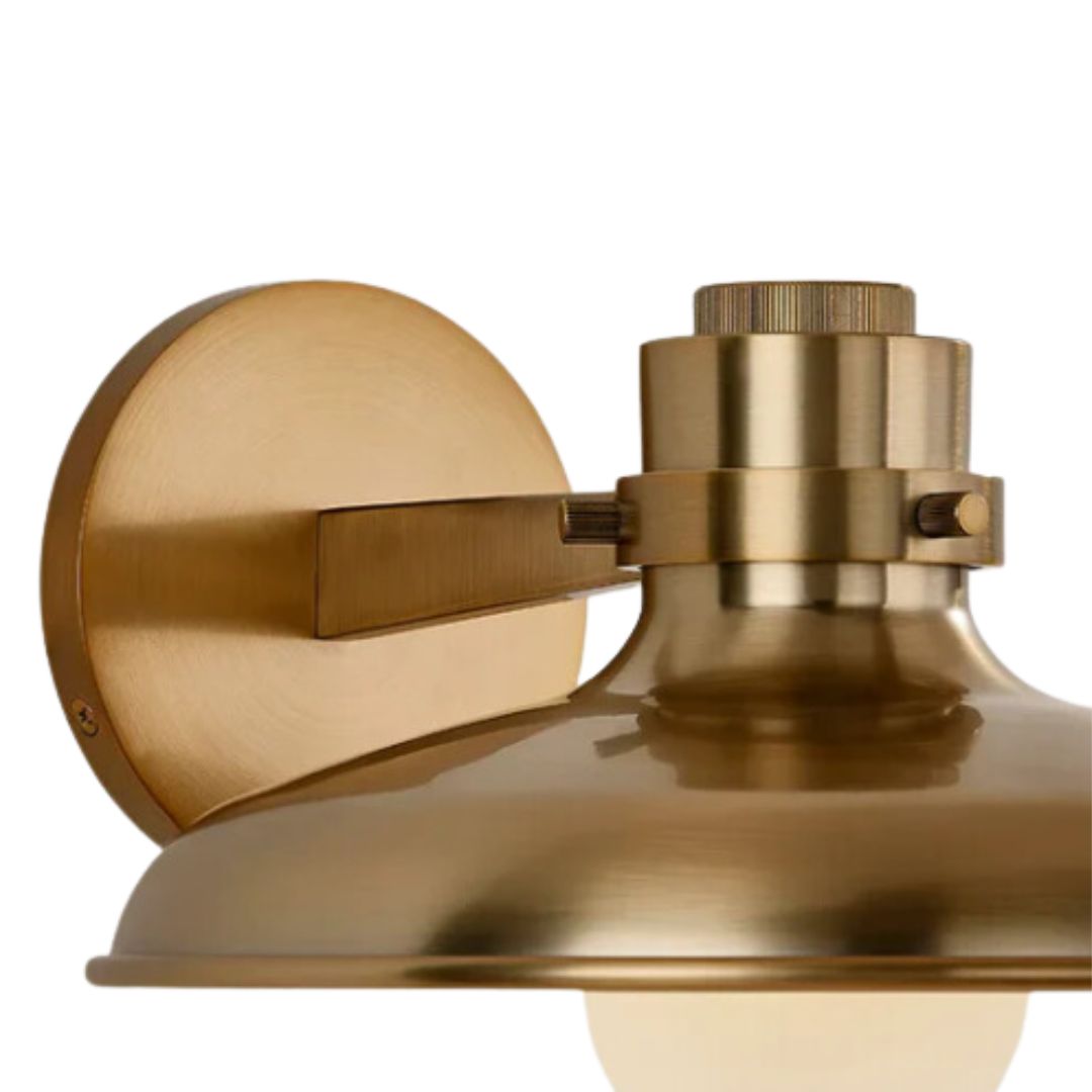 Reo Sconce